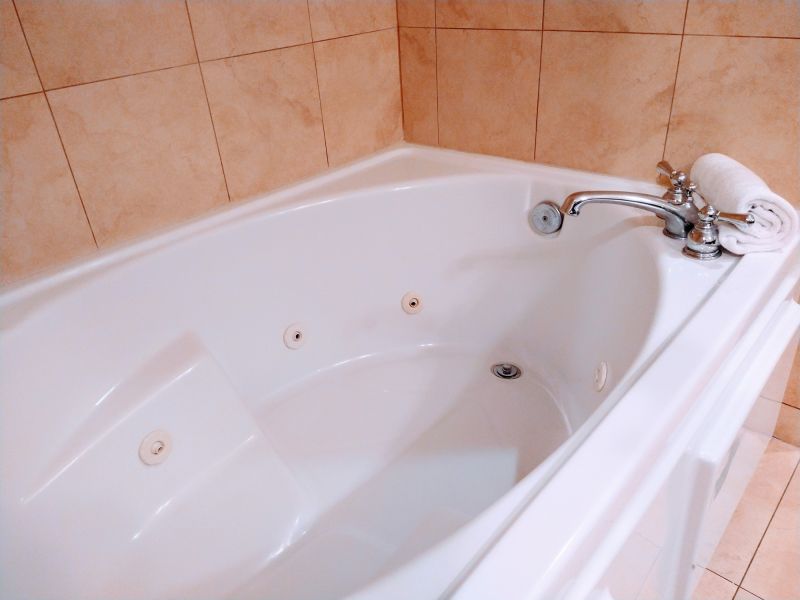Spa-Style Whirlpool Tub